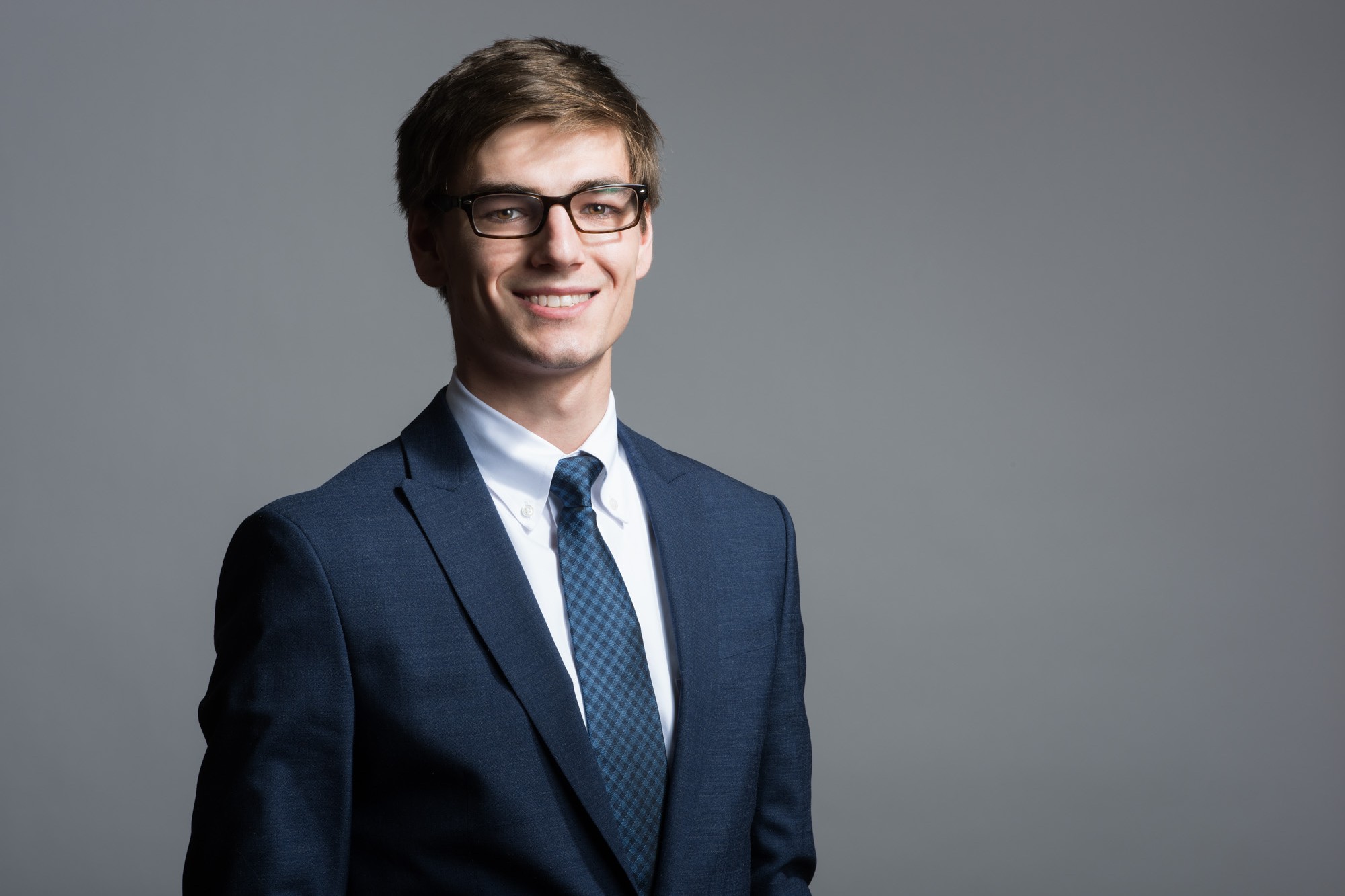 Corporate Headshots NYC | Modern business headshots for global corporate restructuring firm A&M BG