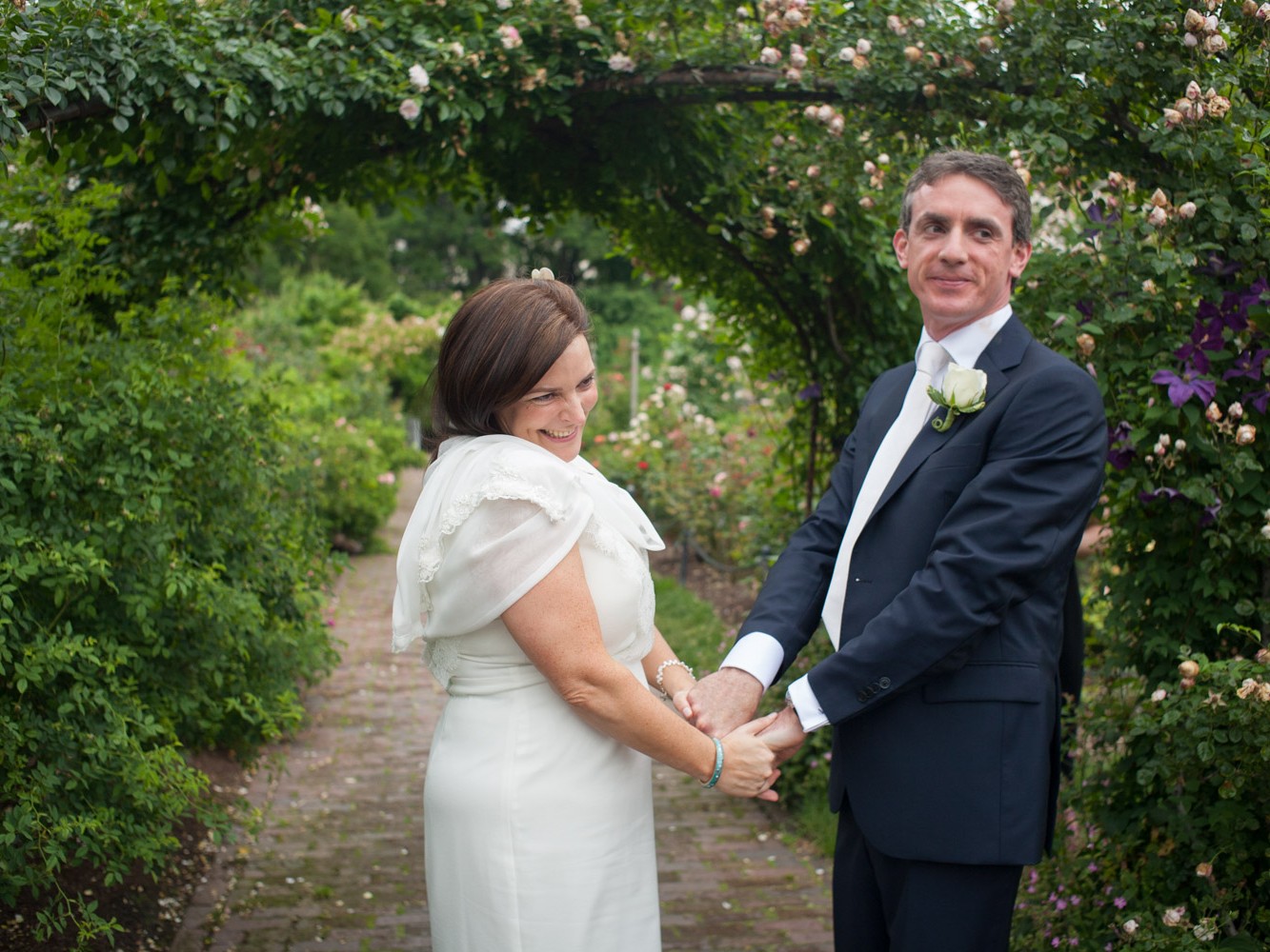 An Irish couple have private wedding at Botanic Gardens in Brooklyn, NYC