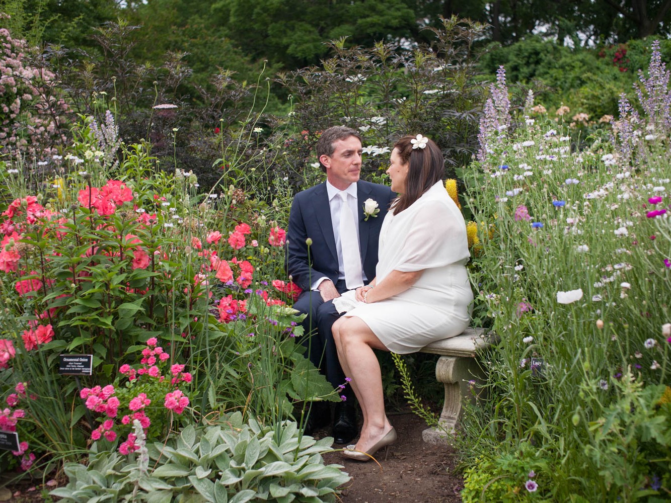 An Irish couple have private wedding at Botanic Gardens in Brooklyn, NYC