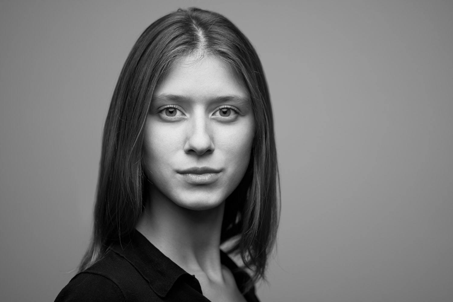 Black and white New York City Headshots of Young Model