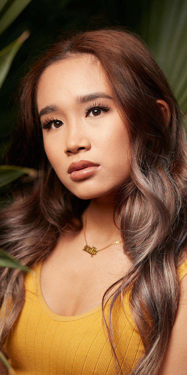 Modern Senior Portraits | DFW Portrait Photographer | Senior Pictures of Asian Girl