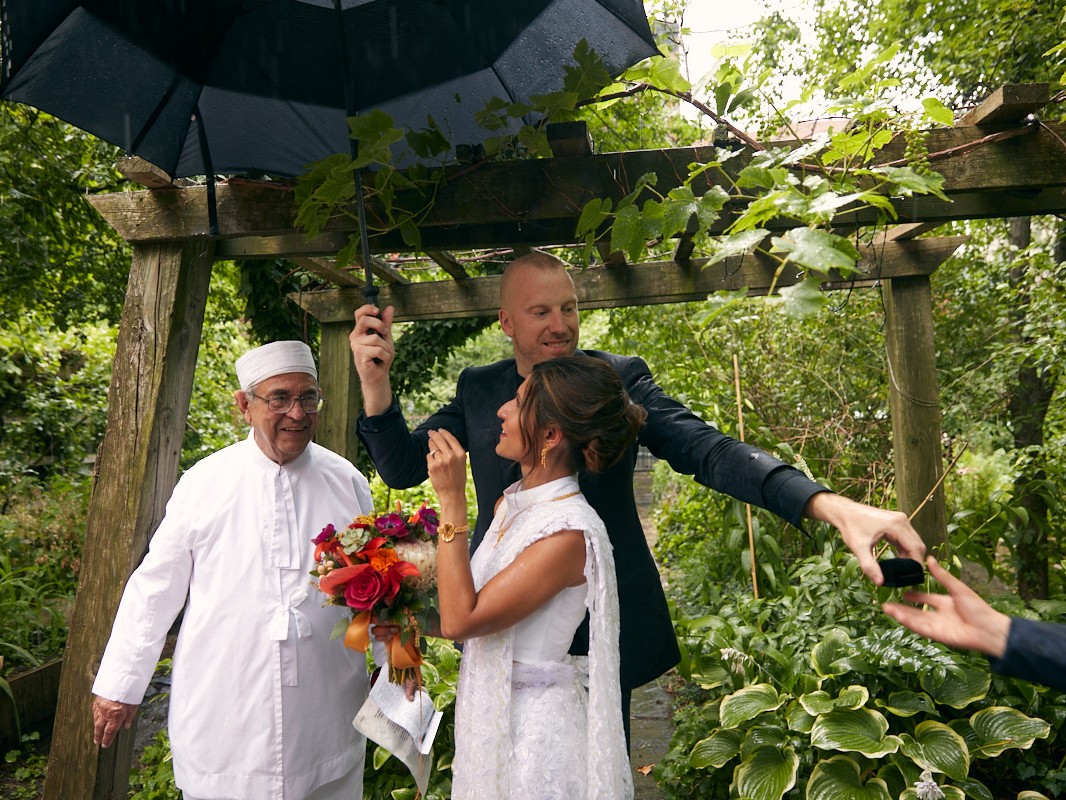 Interracial couple has Indian wedding and married in community gardens in NYC