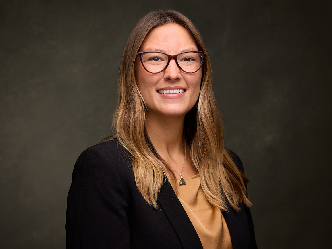 Professional Dallas Headshot - Studio Headshots for Women