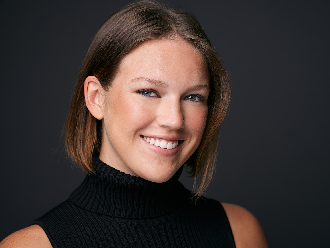 Professional Headshots for Women in Dallas Texas