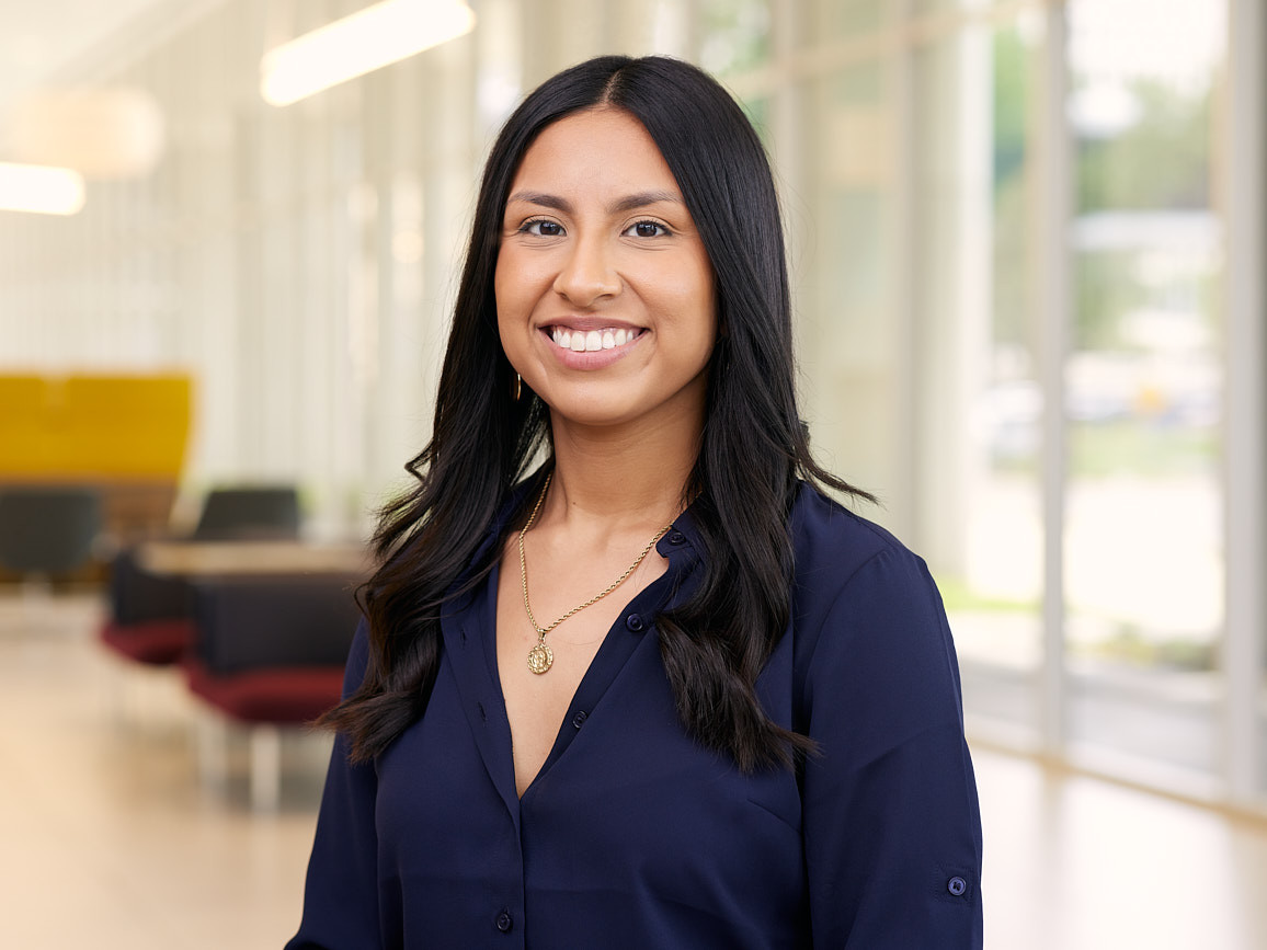 Professional Headshots in Dallas - Office Headshot Photographer in Texas